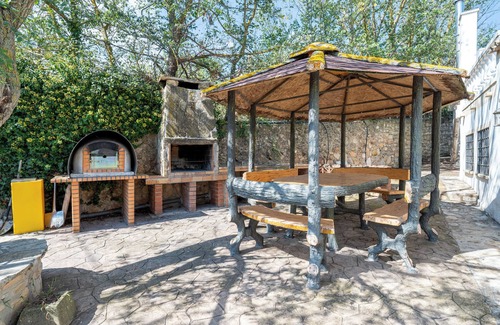 Querol Ski Chalet | Relax at Chalet "Can Tronc" with Mountain View & Pool