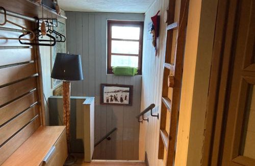 Sauze d'Oulx Apartment | Chalet Capannina: Oceanfront Retreat with Pet-Friendly Perks