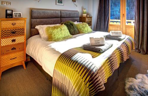 Saint-Jean-de-Sixt Ski Chalet | Discover Chalet Carter: Pet-Friendly Retreat with Hot Tub