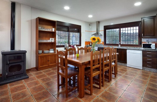Canillas de Aceituno House | Serene Chalet "Casa la viña de la tireta" with Lake View
