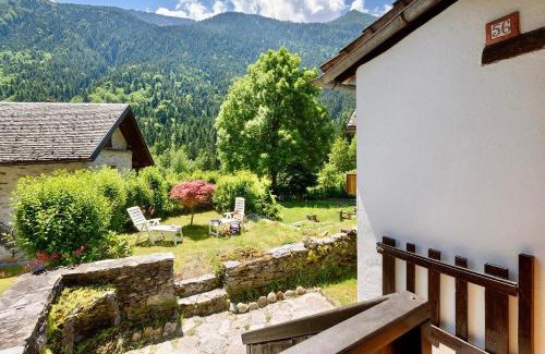 Ceppo Morelli House | Discover Chalet Casa dei Nonni: Pet Friendly & Family Ready