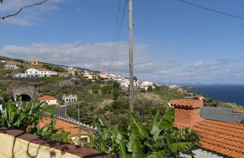 Gaula Ski Chalet | Cozy Chalet "Casa Do Boto" with Oceanfront Views & Garden