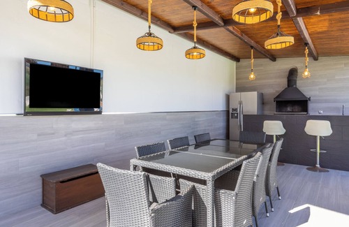 Casabermeja Ski Chalet | Explore Chalet 'Casa Rural Paradise' with Pool & Mountain Views
