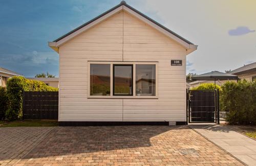 Sint-Annaland Resort | Cozy Oceanfront Chaletparc Krabbenkreek Zeeland Retreat