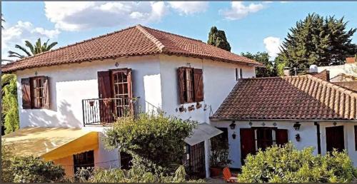 Mar del Plata House | Pet-Friendly Oceanfront Retreat: Chalet Caserón de Tejas