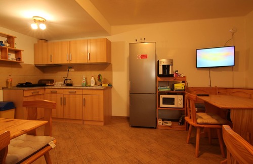 Cerny Dul Ski Chalet | Pet-Friendly Chalet Cerny Důl with Pool & Breakfast