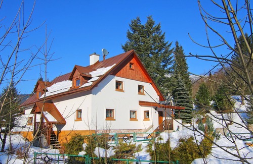 Cerny Dul Ski Chalet | Pet-Friendly Chalet Cerny Důl with Pool & Breakfast