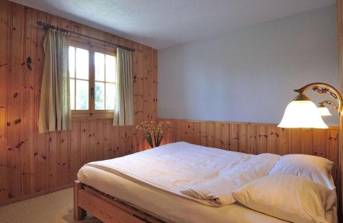 Moleson Ski Chalet | Cozy Chalet Le Chamois: Pet Friendly with Kitchen Amenities