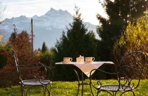Villars-sur-Ollon Ski Chalet | Relax at Chalet Petit Pont: 4-Star with Hot Tub & Pets Welcome