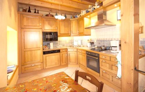 Saint-Andre Ski Chalet | Cozy 3-Bedroom Chalet with Garden & WiFi Near Saint Andre