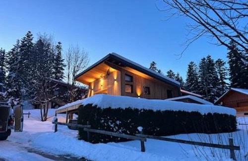 La Lechere Ski Chalet | Family-Friendly Chalet with Garden & WiFi near La Lechere