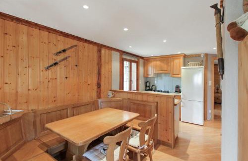 Stosswihr Ski Chalet | Cozy 2-Bedroom Chalet with Balcony and WiFi in Stosswihr