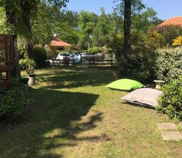 La Teste-de-Buch Ski Chalet | Relaxing Chalet with Pool & WiFi in La Teste de Buch