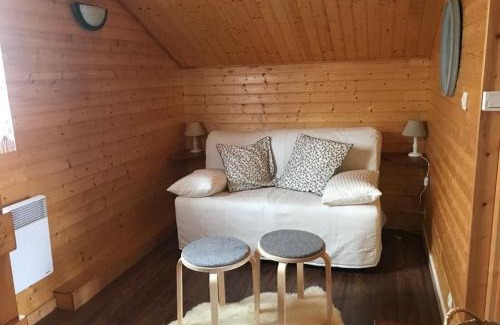 La Teste-de-Buch Ski Chalet | Relaxing Chalet with Pool & WiFi in La Teste de Buch