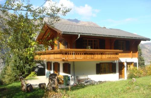 Gruben House | Cozy Chalet with Oceanfront Views and Pet-Friendly Amenities