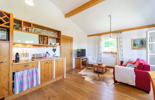 Haarbach Apartment | Chalet-chip-in: Ideal Base for Your Golf Getaway