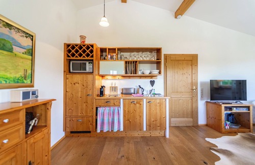 Haarbach Apartment | Chalet-chip-in: Ideal Base for Your Golf Getaway
