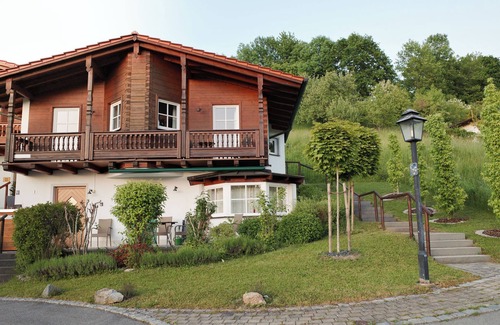 Haarbach Apartment | Chalet-chip-in: Ideal Base for Your Golf Getaway