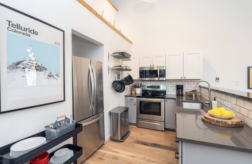 Telluride Condo | Chalet Chic: Walk to River, Pool & Spa - Rated 9.8/10!