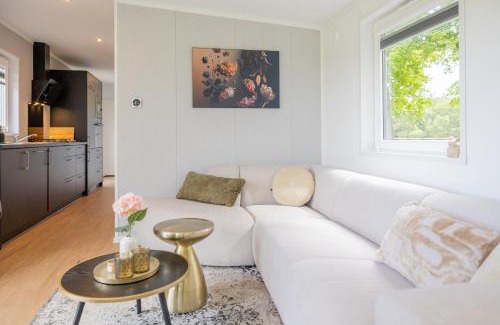 Oldeberkoop Ski Chalet | Elegant Chalet Chique - Guest Rated 9.5/10 for Comfort