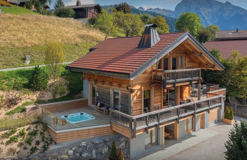 Manigod Ski Chalet | Inviting Chalet Chocolat - Perfect for Skiing & Relaxation