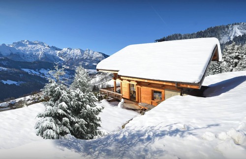 Manigod Ski Chalet | Inviting Chalet Chocolat - Perfect for Skiing & Relaxation