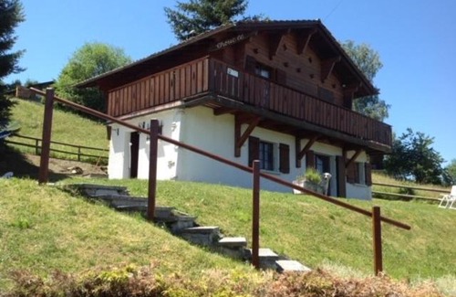 Vercorin Ski Chalet | Chalet Chouc'le: Cozy Getaway with Kitchen & Breakfast