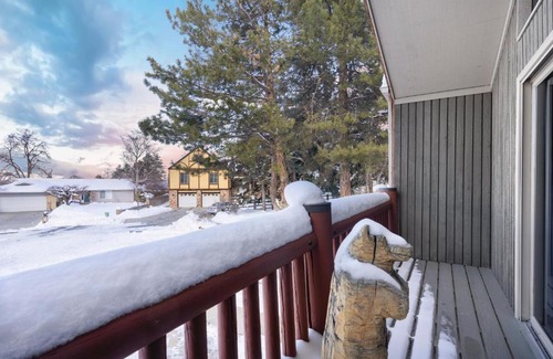 Cottonwood Heights Ski Chalet | Cozy Chalet Near Resorts with Hot Tub & Family-Friendly Amenities