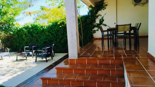Nambroca Apartment | Family-Friendly Chalet with Garden Near Puy du Fou