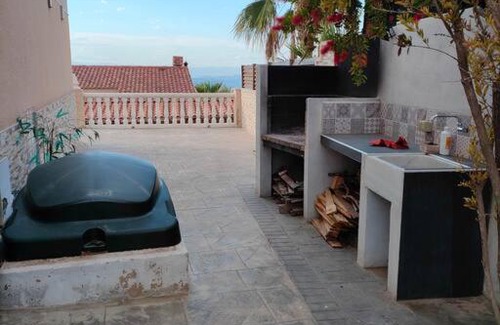 Torrent House | Family-Friendly Chalet with Pool in Calicanto