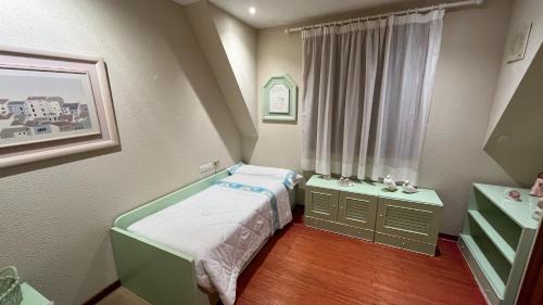 Bembrive House | Relaxing Chalet with Pool and 2000m Garden Near Ocean