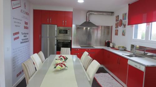 Santa Cristina de Cobres Villa | Relaxing Chalet with Pool and Fun at Ría de Vigo