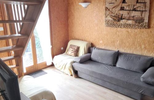 Giffaumont-Champaubert Ski Chalet | Cozy Chalet in Giffaumont Champaubert with Family-Friendly Terrace