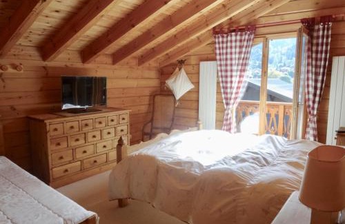 Demi-Quartier Ski Chalet | Chalet Demi-Quartier: Family-Friendly Retreat for 14 Guests