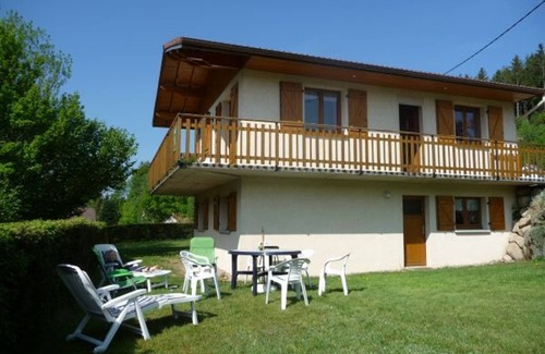 Rochesson Cottage | Family-Friendly Gite Rochesson with 3 Bedrooms for 7 Guests