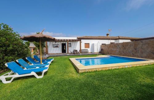 Campano House | Family-Friendly Retreat at Chalet Conil Ramirez with Pool