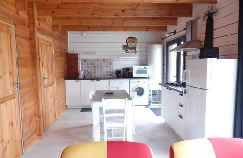 Doue-la-Fontaine Ski Chalet | Cozy Chalet with Internet and Parking - Guest Rated 9.5/10