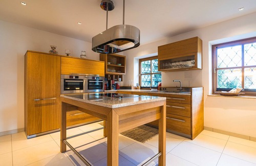 Zell am See Ski Chalet | Discover Chalet Crown of the Alps: Pet Friendly & Family Ready
