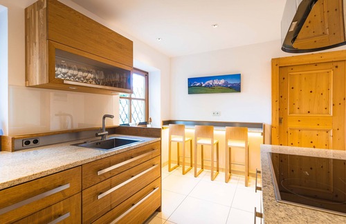 Zell am See Ski Chalet | Discover Chalet Crown of the Alps: Pet Friendly & Family Ready