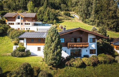 Zell am See Ski Chalet | Discover Chalet Crown of the Alps: Pet Friendly & Family Ready