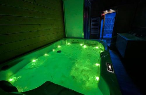 Fougerolles-Saint-Valbert House | Chalet détente avec Spa et animaux admis près de Plombières-les-Bains - FR-1-583-498