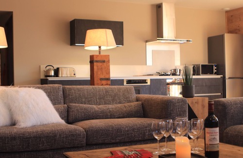 Villard-Reculas Ski Chalet | Modern Chalet Retreat with Spa & Top-Notch Amenities