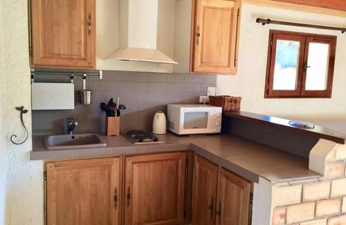 Allos Ski Chalet | Cozy One-Bedroom Chalet in Allos with Garden & Kitchen