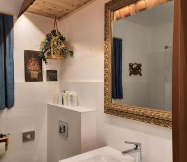 Wernberg House | Experience Chalet Damtschach: Oceanfront Bliss Awaits