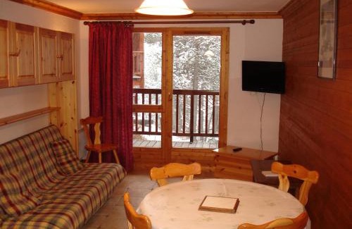 Arc-2000 Apartment | Chalet dans la Neige Edelweiss: Pool & Hot Tub Retreat