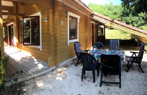 Mauroux Ski Chalet | Family-Friendly Chalet in a Picturesque Vacation Village