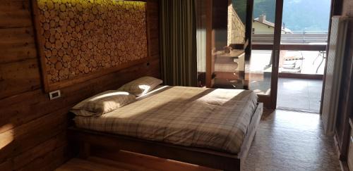 Valdisotto Apartment | Idyllic Chalet Dcb: Pet-Friendly Retreat with Breakfast