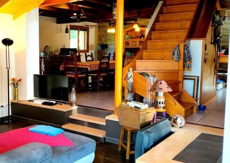 Le Biot Ski Chalet | Relaxing Chalet with Jacuzzi and Garden Near Ski Slopes