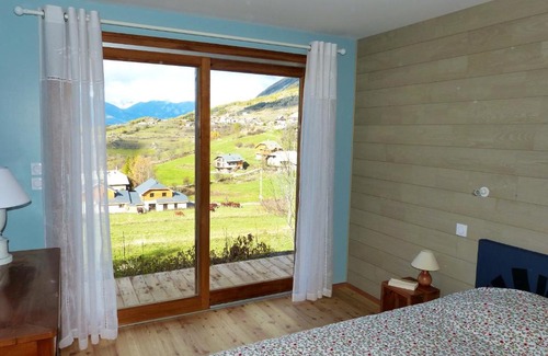 Les Orres Ski Chalet | Cozy 4-Bedroom Chalet with Garden near Les Orres Pistes