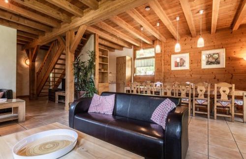 Les Gets Ski Chalet | Family-Friendly Chalet with Jacuzzi & Wi-Fi near Ski Lifts